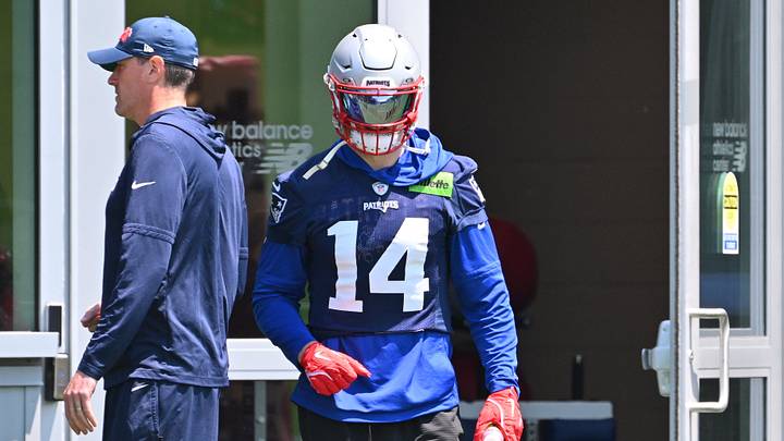 Jun 10, 2026; Foxborough, MA, USA; New England Patriots linebacker Robert Spillane (14) arrives at the practice field for minicamp at Gillette Stadium. Mandatory Credit: Eric Canha-Imagn Images Jun 10, 2026; Foxborough, MA, USA; New England Patriots linebacker Robert Spillane (14) arrives at the practice field for minicamp at Gillette Stadium. Mandatory Credit: Eric Canha-Imagn Images