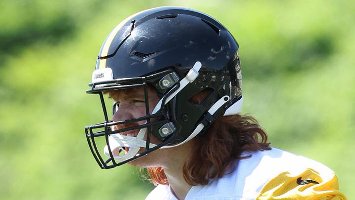  Pittsburgh Steelers offensive lineman Gennings Dunker