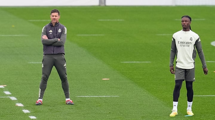 Xabi Alonso debe manejar algunos temas de vestuario en el Real Madrid 