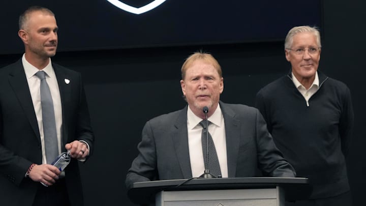 Jan 27, 2025; Las Vegas, NV, USA; Las Vegas Raiders owner Mark Davis (center) introduces general manager John Spytek (left) and coach Pete Carroll at press conference at Intermountain Health Performance Center. Mandatory Credit: Kirby Lee-Imagn Images Jan 27, 2025; Las Vegas, NV, USA; Las Vegas Raiders owner Mark Davis (center) introduces general manager John Spytek (left) and coach Pete Carroll at press conference at Intermountain Health Performance Center. Mandatory Credit: Kirby Lee-Imagn Images