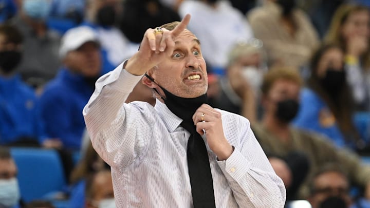 Feb 21, 2022; Los Angeles, California, USA; Arizona State Sun Devils head coach Bobby Hurley calls a play in the second half of the game against the UCLA Bruins at Pauley Pavilion presented by Wescom. Mandatory Credit: Jayne Kamin-Oncea-Imagn Images Feb 21, 2022; Los Angeles, California, USA; Arizona State Sun Devils head coach Bobby Hurley calls a play in the second half of the game against the UCLA Bruins at Pauley Pavilion presented by Wescom. Mandatory Credit: Jayne Kamin-Oncea-Imagn Images