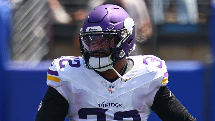 Minnesota Vikings linebacker Jamal Adams Minnesota Vikings linebacker Jamal Adams