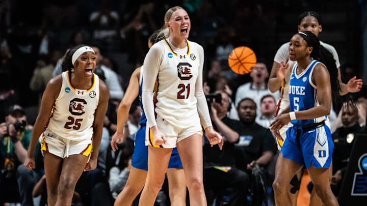 Kitts’s (21) free throws at the end of the game sealed the Elite Eight win for the Gamecocks. 