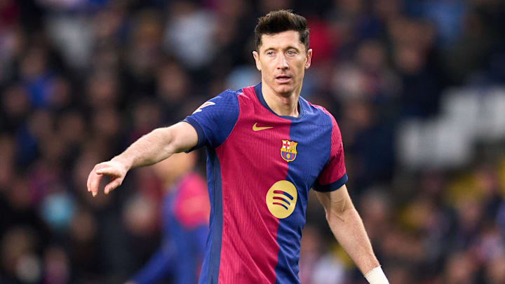 Rober Lewandowski on course to stay at Barcelona