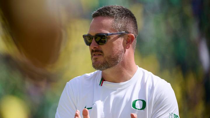 Sep 5, 2026; Eugene, Oregon, USA; Oregon Ducks head coach Dan Lanning encourages players during warm ups before a game against the Boise State Broncos at Autzen Stadium. Mandatory Credit: Troy Wayrynen-Imagn Images Sep 5, 2026; Eugene, Oregon, USA; Oregon Ducks head coach Dan Lanning encourages players during warm ups before a game against the Boise State Broncos at Autzen Stadium. Mandatory Credit: Troy Wayrynen-Imagn Images