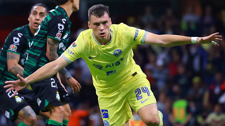 El uruguayo Federico Viñas se convirtió en el héroe del América al evitar la derrota contra Santos Laguna en el Azteca.