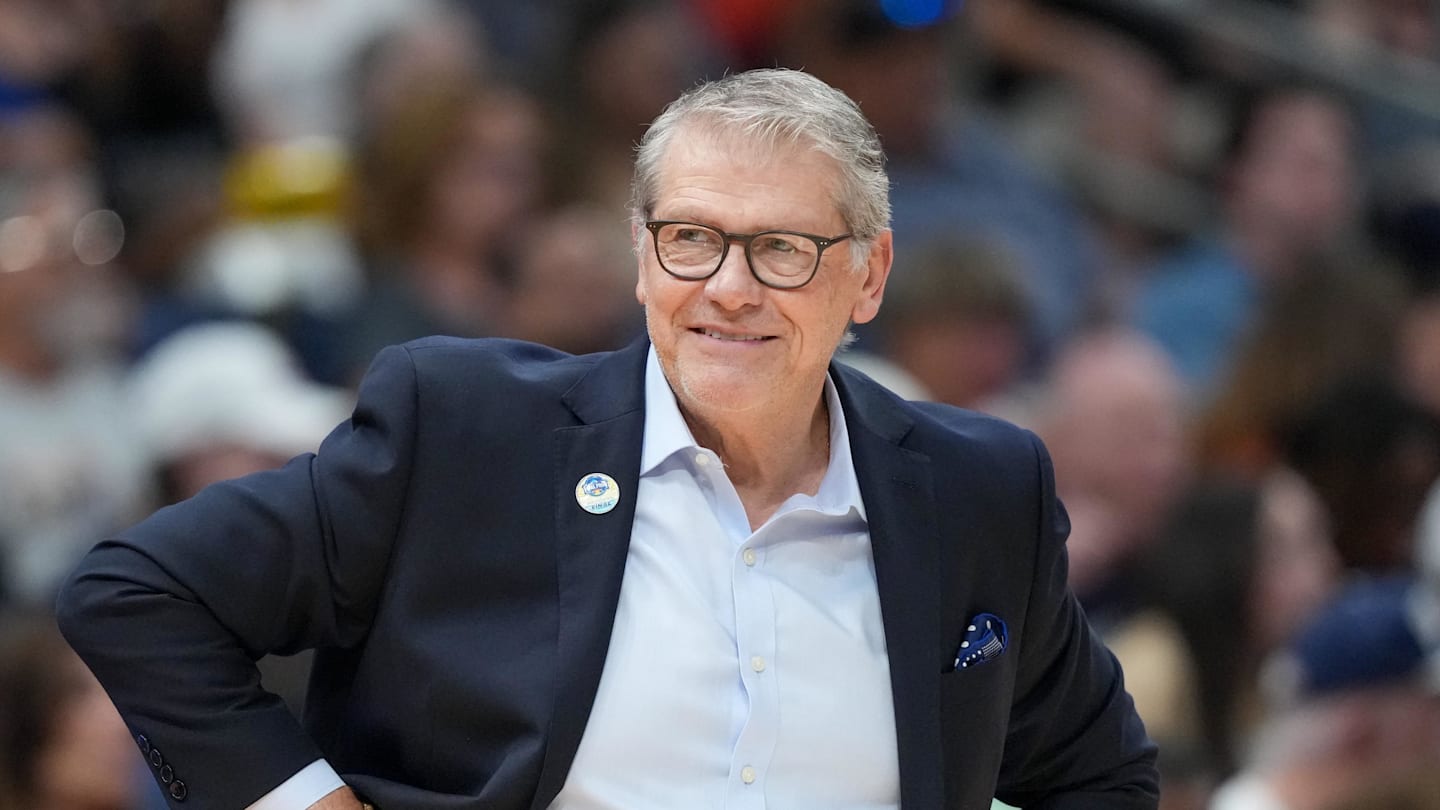Geno Auriemma’s ‘Greatest Ever’ Point Guard Pick Raises Eyebrows