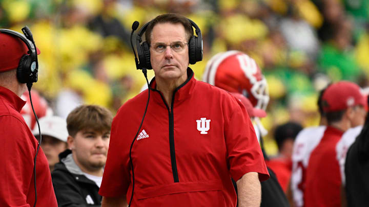 Oct 11, 2025; Eugene, Oregon, USA; Indiana Hoosiers head coach Curt Cignetti looks up at the scoreboard against the Oregon Ducks during the second quarter at Autzen Stadium. Oct 11, 2025; Eugene, Oregon, USA; Indiana Hoosiers head coach Curt Cignetti looks up at the scoreboard against the Oregon Ducks during the second quarter at Autzen Stadium.