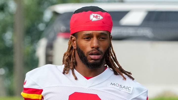 Kansas City Chiefs cornerback Kristian Fulton (8) walks to practice