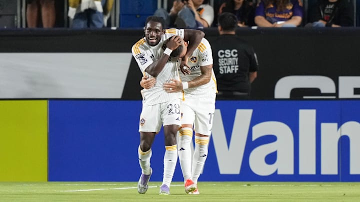 El Galaxy empató al Cruz Azul en los últimos minutos