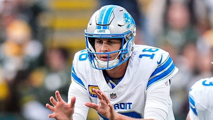 Detroit Lions quarterback Jared Goff (16).