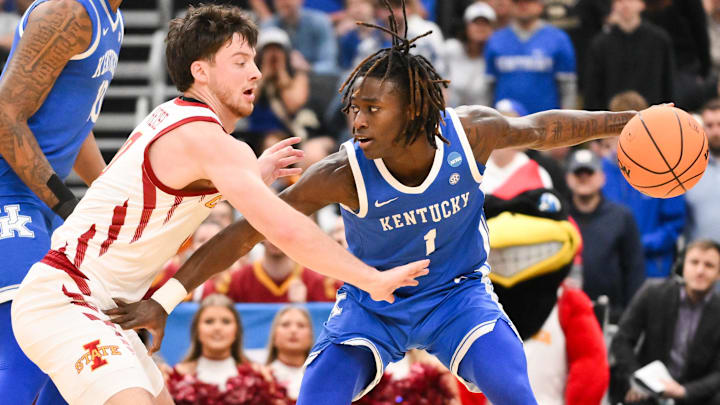 Mar 22, 2026; St. Louis, MO, USA; Kentucky Wildcats guard Denzel Aberdeen (1) looks to pass as Iowa State Cyclones guard Nate Heise (0) defends during the first half during a second round game of the men's 2026 NCAA Tournament at Enterprise Center. Mar 22, 2026; St. Louis, MO, USA; Kentucky Wildcats guard Denzel Aberdeen (1) looks to pass as Iowa State Cyclones guard Nate Heise (0) defends during the first half during a second round game of the men's 2026 NCAA Tournament at Enterprise Center.