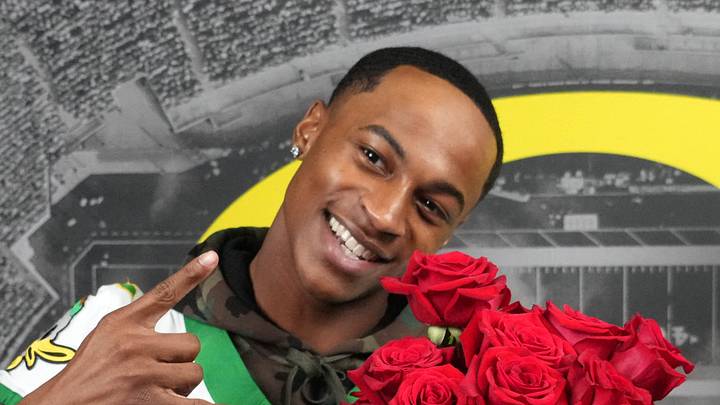 Dec 30, 2024; Los Angeles, CA, USA; Oregon Ducks wide receiver Evan Stewart (7) poses during Rose Bowl media day at Sheraton Grand LA. Mandatory Credit: Kirby Lee-Imagn Images Dec 30, 2024; Los Angeles, CA, USA; Oregon Ducks wide receiver Evan Stewart (7) poses during Rose Bowl media day at Sheraton Grand LA. Mandatory Credit: Kirby Lee-Imagn Images