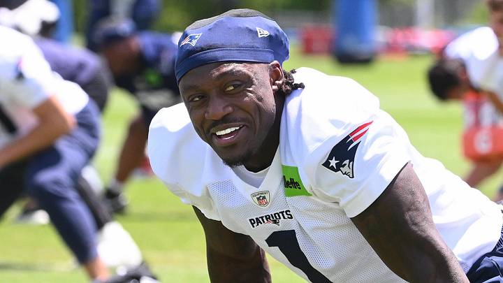 New England Patriots wide receiver A.J. Brown (1).
