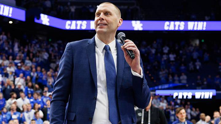 Mar 4, 2025; Lexington, Kentucky, USA; Kentucky Wildcats head coach Mark Pope talks to the crowd after the game against the LSU Tigers at Rupp Arena at Central Bank Center. Mandatory Credit: Jordan Prather-Imagn Images Mar 4, 2025; Lexington, Kentucky, USA; Kentucky Wildcats head coach Mark Pope talks to the crowd after the game against the LSU Tigers at Rupp Arena at Central Bank Center. Mandatory Credit: Jordan Prather-Imagn Images