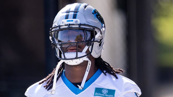 Carolina Panthers outside linebacker Princely Umanmielen
