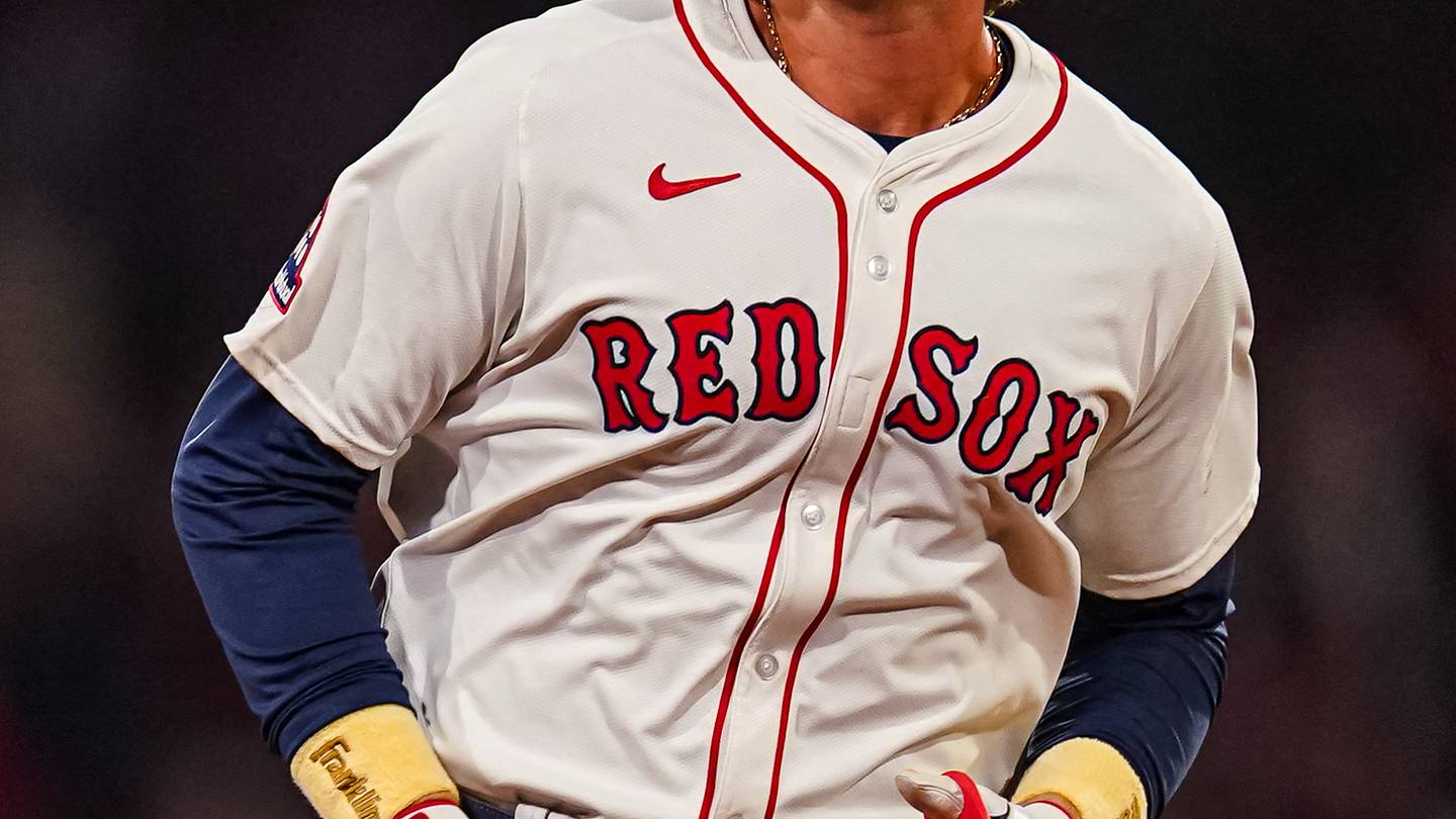 Red Sox's Former Fan Favorite Slugger Seen As Non-Tender Candidate