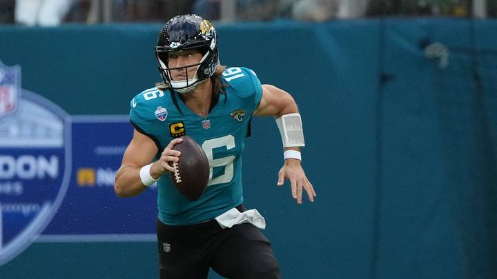 Oct 11, 2026; Tottenham, ENG; Jacksonville Jaguars quarterback Trevor Lawrence (16) scrambles during the first half against the Philadelphia Eagles at Tottenham Hotspur Stadium. Mandatory Credit: Kirby Lee-Imagn Images Oct 11, 2026; Tottenham, ENG; Jacksonville Jaguars quarterback Trevor Lawrence (16) scrambles during the first half against the Philadelphia Eagles at Tottenham Hotspur Stadium. Mandatory Credit: Kirby Lee-Imagn Images