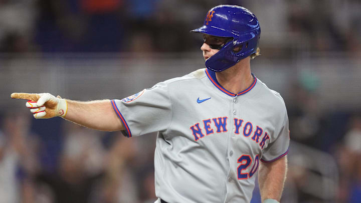 New York Mets first baseman Pete Alonso (20) celebrates his solo home run on September 27, 2025 New York Mets first baseman Pete Alonso (20) celebrates his solo home run on September 27, 2025