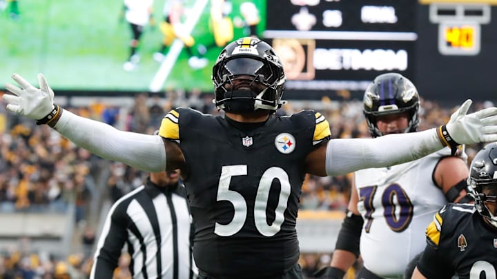 Nov 17, 2024; Pittsburgh, Pennsylvania, USA;  Pittsburgh Steelers linebacker Elandon Roberts (50) reacts after stopping the Baltimore Ravens on a two point conversion attempt during the fourth quarter at Acrisure Stadium. Mandatory Credit: Charles LeClaire-Imagn Images