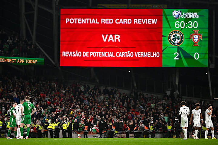 VAR审查克里斯蒂亚诺·罗纳尔多的潜在红牌