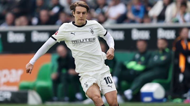 Florian Neuhaus wird auch in der kommenden Saison für Gladbach auflaufen