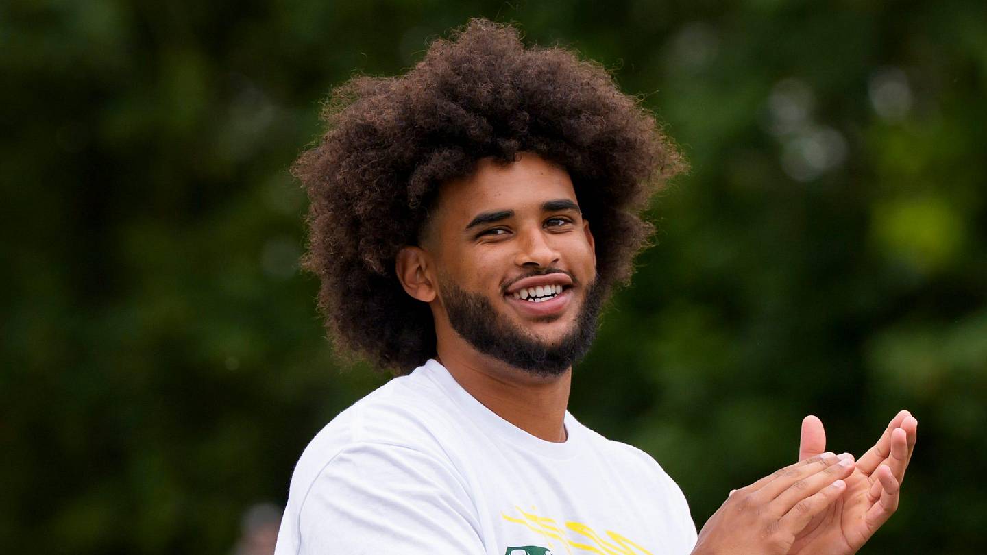 Oregon Quarterback Dante Moore Goes Global With Unique Billboard in Japan