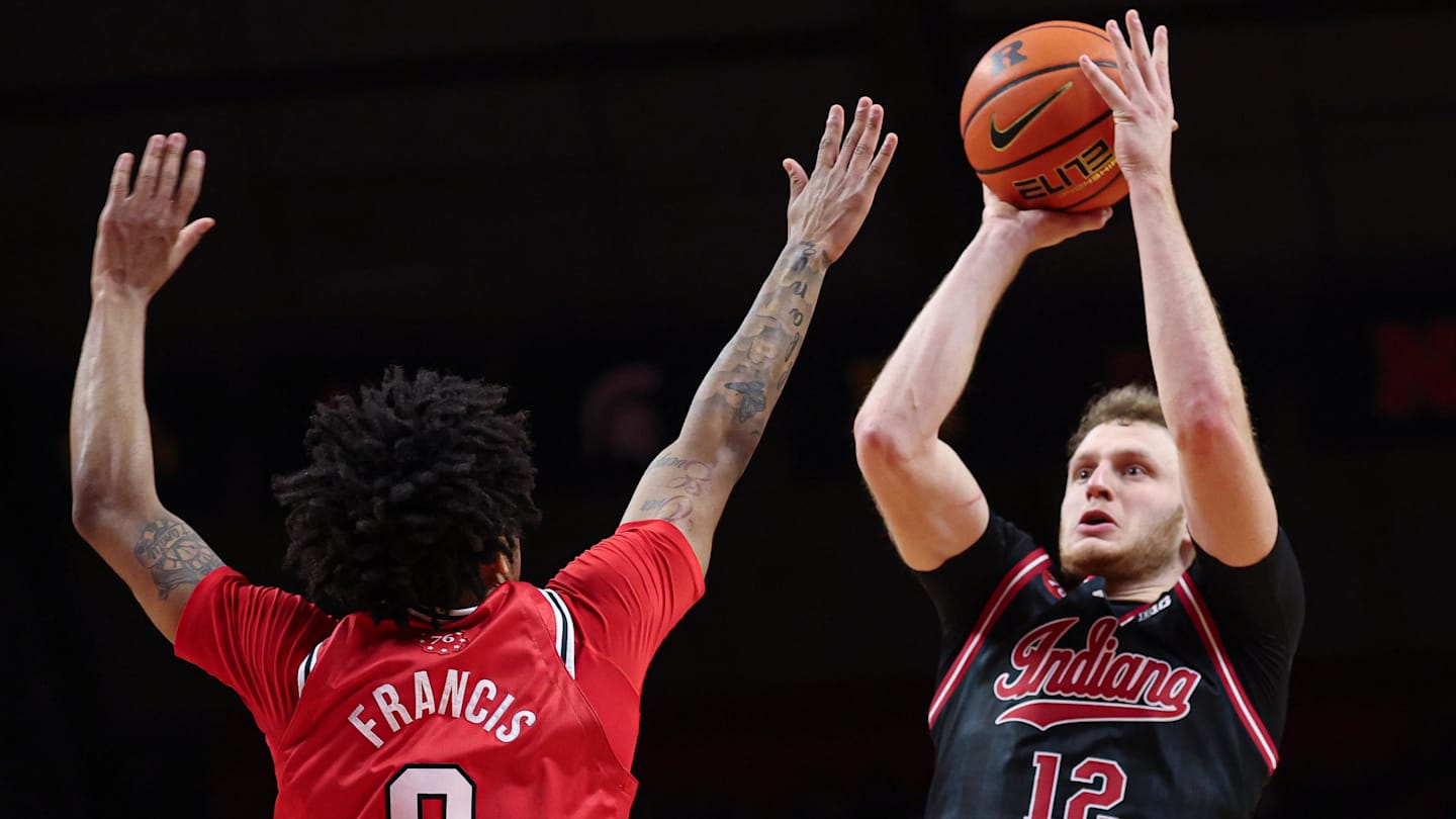 Indiana Basketball Needed Tucker DeVries to Break His Slump. He Did at Rutgers.