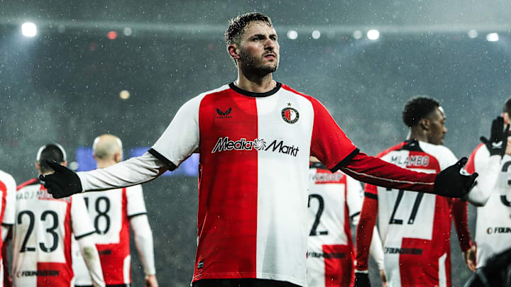 Santiago Giménez scored a first half brace in Feyenoord's 3–0 victory over Bayern Munich.