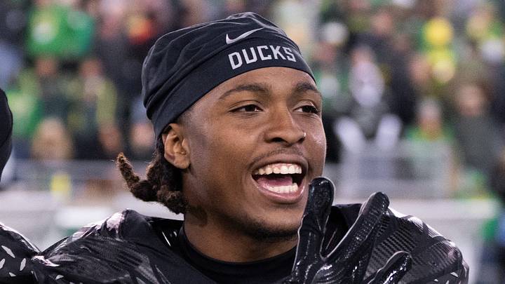 oregon ducks receiver dakorien moore 