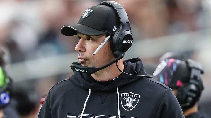 Oct 18, 2026; Paradise, Nevada, USA; Las Vegas Raiders head coach Klint Kubiak on the sidelines during the game against the Buffalo Bills during the second quarter at Allegiant Stadium. Mandatory Credit: Christopher Trim-Imagn Images Oct 18, 2026; Paradise, Nevada, USA; Las Vegas Raiders head coach Klint Kubiak on the sidelines during the game against the Buffalo Bills during the second quarter at Allegiant Stadium. Mandatory Credit: Christopher Trim-Imagn Images