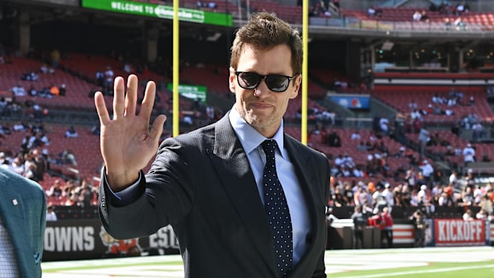 Sep 8, 2024; Cleveland, Ohio, USA; Fox Sports broadcaster Tom Brady greets fans before the game between the Cleveland Browns and the Dallas Cowboys at Huntington Bank Field. Mandatory Credit: Ken Blaze-Imagn Images Sep 8, 2024; Cleveland, Ohio, USA; Fox Sports broadcaster Tom Brady greets fans before the game between the Cleveland Browns and the Dallas Cowboys at Huntington Bank Field. Mandatory Credit: Ken Blaze-Imagn Images