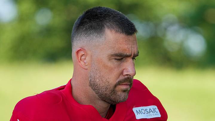 Kansas City Chiefs tight end Travis Kelce (87) Kansas City Chiefs tight end Travis Kelce (87)