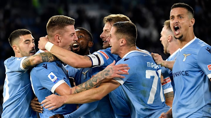 La Lazio festeggia il gol di Milinkovic-Savic