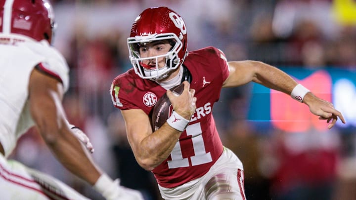 College football transfer quarterback Jackson Arnold is heading to Auburn for the 2025 season, according to insiders. College football transfer quarterback Jackson Arnold is heading to Auburn for the 2025 season, according to insiders.