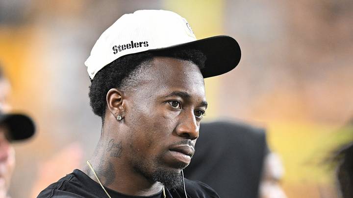 Former Pittsburgh Steelers cornerback Joey Porter Jr. (24) watches the game against the Green Bay Packers