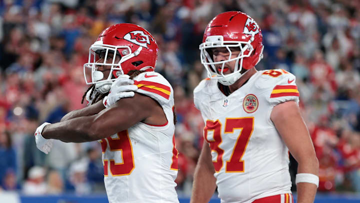 Sep 21, 2025; East Rutherford, New Jersey, USA; Kansas City Chiefs running back Kareem Hunt (29) celebrates with tight end Travis Kelce (87) after scoring a touchdown against the New York Giants in the fourth quarte at MetLife Stadium. Mandatory Credit: Vincent Carchietta-Imagn Images Sep 21, 2025; East Rutherford, New Jersey, USA; Kansas City Chiefs running back Kareem Hunt (29) celebrates with tight end Travis Kelce (87) after scoring a touchdown against the New York Giants in the fourth quarte at MetLife Stadium. Mandatory Credit: Vincent Carchietta-Imagn Images