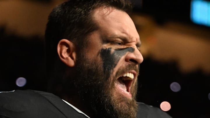 Detroit Lions offensive tackle Taylor Decker (68) takes the field before the game against the Tampa Bay Buccaneers 