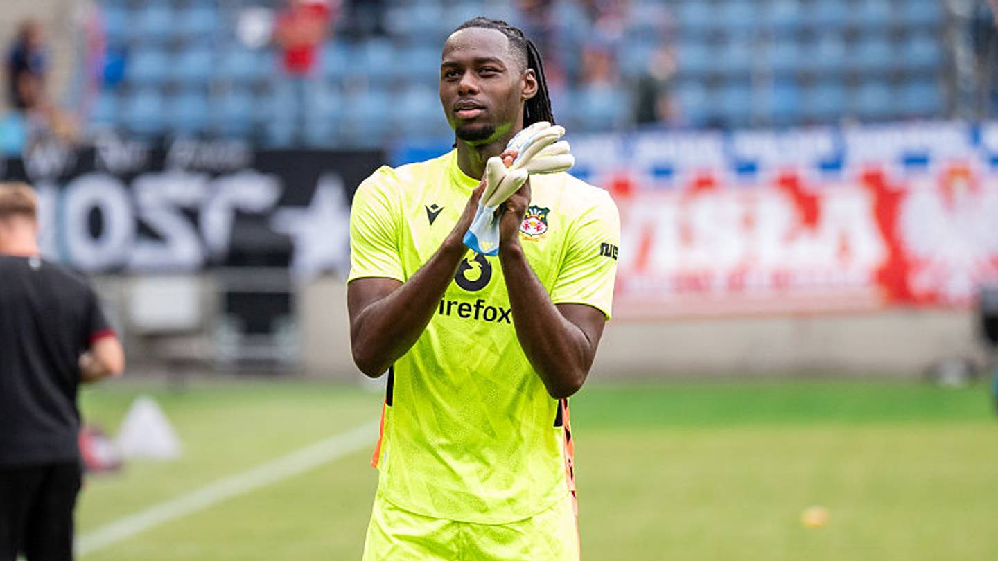 Why Wrexham Let Fan Favorite Arthur Okonkwo Join a Championship Rival
