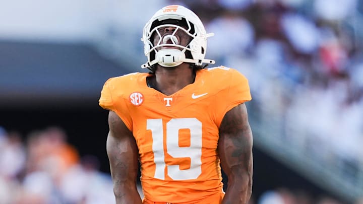 Tennessee defensive lineman Joshua Josephs (19) 