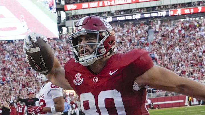 Alabama Crimson Tide tight end Josh Cuevas