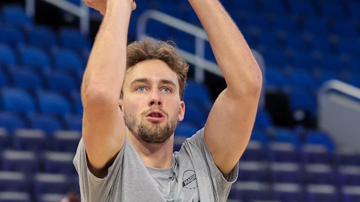 Orlando Magic forward Franz Wagner warms up before the game against the New Orleans Pelicans. Orlando Magic forward Franz Wagner warms up before the game against the New Orleans Pelicans.