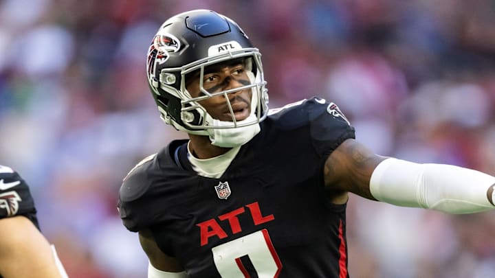 Dec 21, 2025; Glendale, Arizona, USA; Atlanta Falcons tight end Kyle Pitts Sr. (8) against the Arizona Cardinals at State Farm Stadium. Mandatory Credit: Mark J. Rebilas-Imagn Images