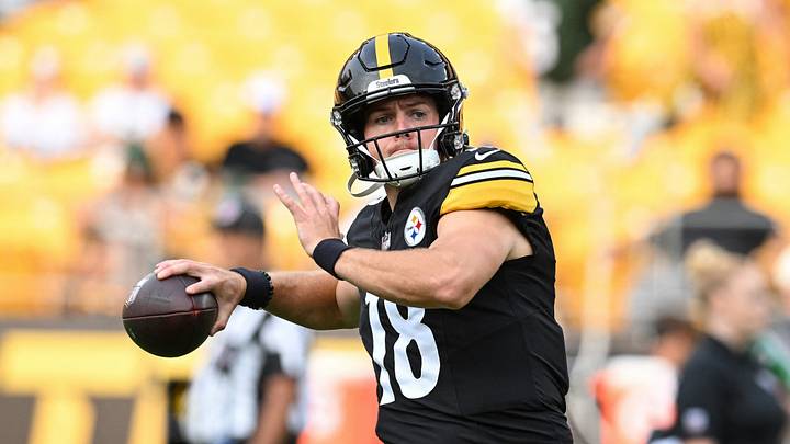 Aug 13, 2026; Pittsburgh, Pennsylvania, USA; Pittsburgh Steelers quarterbacks Will Howard (18) and Drew Allar (16) warm up for a pre-season game against the Green Bay Packers at Acrisure Stadium. Mandatory Credit: Barry Reeger-Imagn Images Aug 13, 2026; Pittsburgh, Pennsylvania, USA; Pittsburgh Steelers quarterbacks Will Howard (18) and Drew Allar (16) warm up for a pre-season game against the Green Bay Packers at Acrisure Stadium. Mandatory Credit: Barry Reeger-Imagn Images