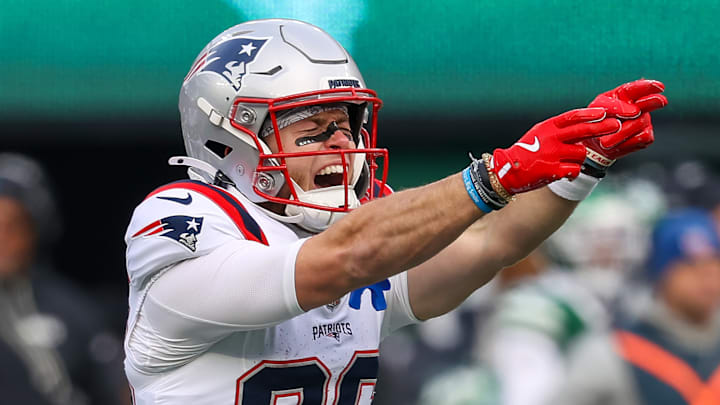 New England Patriots wide receiver Efton Chism III