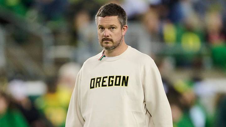 Oct 17, 2026; Eugene, Oregon, USA; Oregon Ducks head coach Dan Lanning watches his team warm up before a game against the Nebraska Cornhuskers at Autzen Stadium. Mandatory Credit: Troy Wayrynen-Imagn Images Oct 17, 2026; Eugene, Oregon, USA; Oregon Ducks head coach Dan Lanning watches his team warm up before a game against the Nebraska Cornhuskers at Autzen Stadium. Mandatory Credit: Troy Wayrynen-Imagn Images