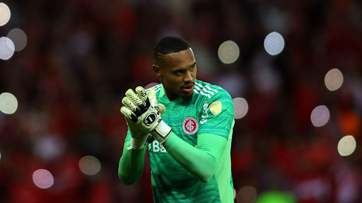 John fez boas defesas contra o Palmeiras