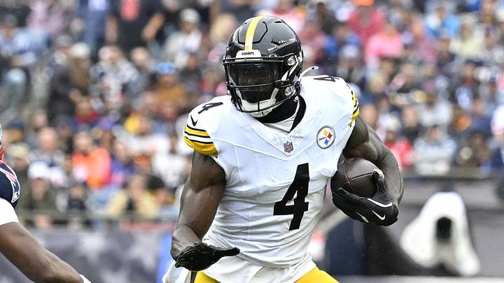 Sep 20, 2026; Foxborough, Massachusetts, USA; Pittsburgh Steelers wide receiver DK Metcalf (4) runs the ball against New England Patriots safety Craig Woodson (4) in the first half at Gillette Stadium. Mandatory Credit: Eric Canha-Imagn Images Sep 20, 2026; Foxborough, Massachusetts, USA; Pittsburgh Steelers wide receiver DK Metcalf (4) runs the ball against New England Patriots safety Craig Woodson (4) in the first half at Gillette Stadium. Mandatory Credit: Eric Canha-Imagn Images