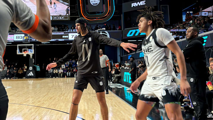 Cincinnati Bearcats recruit Shon Abaev of Fear of God Athletics guards Newport, Kentucky's Taylen Kinney of RWE at the Overtime Elite Arena in Atlanta. Cincinnati Bearcats recruit Shon Abaev of Fear of God Athletics guards Newport, Kentucky's Taylen Kinney of RWE at the Overtime Elite Arena in Atlanta.