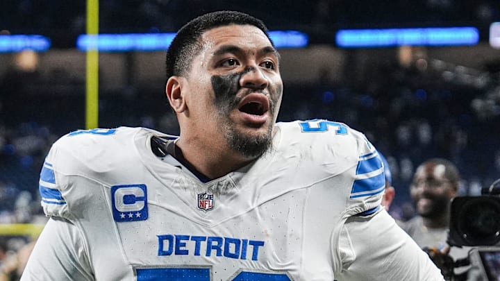 Detroit Lions offensive tackle Penei Sewell (58).